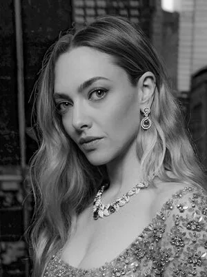 Amanda Seyfried OnlyFans Leaked Free Thumbnail Picture - #mYBxTMoxxD