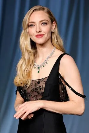 Amanda Seyfried OnlyFans Leaked Free Thumbnail Picture - #nYWdsILLnc