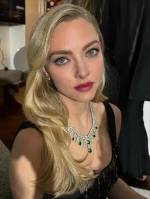 Amanda Seyfried OnlyFans Leaked Free Thumbnail Picture - #pGFzFAOXYk