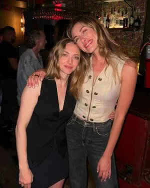 Amanda Seyfried OnlyFans Leaked Free Thumbnail Picture - #qArRlG8icm