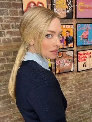 Amanda Seyfried OnlyFans Leaked Free Thumbnail Picture - #sQ8aHVPHdk