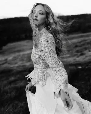 Amanda Seyfried OnlyFans Leaked Free Thumbnail Picture - #sdW3k3pO2m