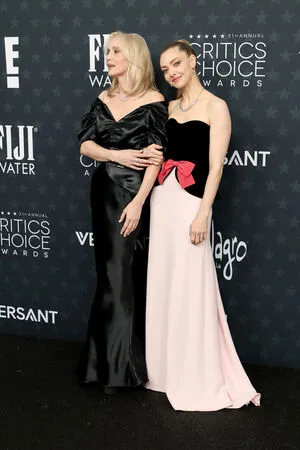 Amanda Seyfried OnlyFans Leaked Free Thumbnail Picture - #uPNRwfv52x