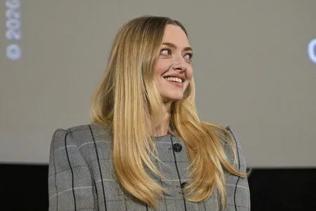 Amanda Seyfried OnlyFans Leaked Free Thumbnail Picture - #vw7l8CXElm