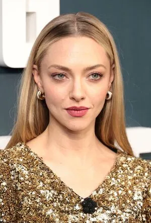 Amanda Seyfried OnlyFans Leaked Free Thumbnail Picture - #wHUq9XKeun