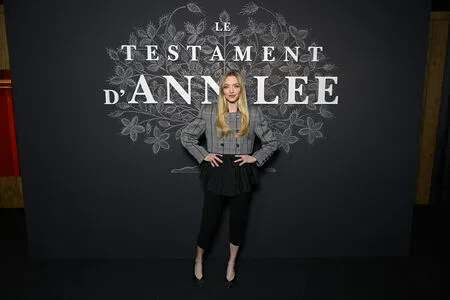 Amanda Seyfried OnlyFans Leaked Free Thumbnail Picture - #ytJnJVdGiW