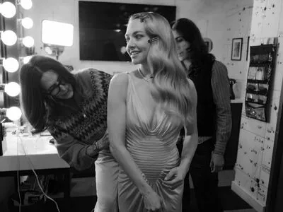 Amanda Seyfried OnlyFans Leaked Free Thumbnail Picture - #zPZQh7Dhq9