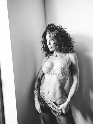 Amanda Shires OnlyFans Leaked Free Thumbnail Picture - #2FOigC2vzK