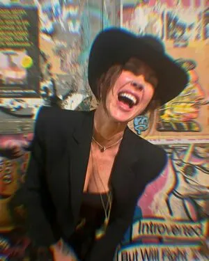 Amanda Shires OnlyFans Leaked Free Thumbnail Picture - #GHvxKyDPgv