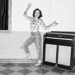 Amanda Shires OnlyFans Leaked Free Thumbnail Picture - #KktFk8Hy5a