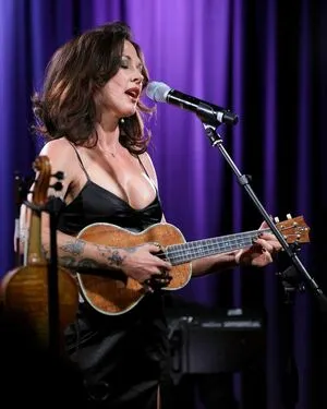 Amanda Shires OnlyFans Leaked Free Thumbnail Picture - #eIRUFYEeQL