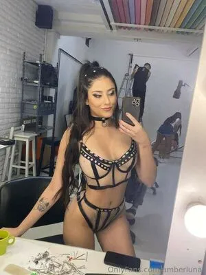 Amberlunar OnlyFans Leaked Free Thumbnail Picture - #t8EpV5Wtr4