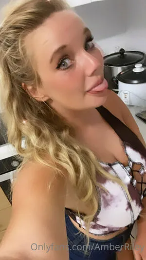 Amberriley OnlyFans Leaked Free Thumbnail Picture - #O7BmO4Arfo