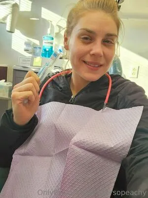 Ambersopeachy OnlyFans Leaked Free Thumbnail Picture - #AYuF2Hiprd