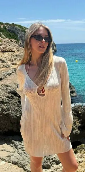 Ambre Vallet OnlyFans Leaked Free Thumbnail Picture - #vyENC1gLYM