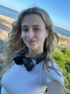 Amel Lia OnlyFans Leaked Free Thumbnail Picture - #483i8gyER4