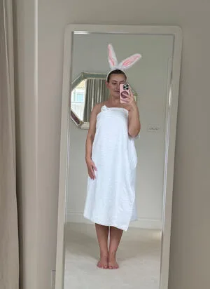 Amelia Dimoldenberg OnlyFans Leaked Free Thumbnail Picture - #1L0DAUEaxY