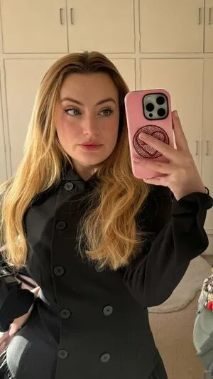 Amelia Dimoldenberg OnlyFans Leaked Free Thumbnail Picture - #3Gkcq84WI4