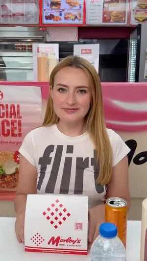 Amelia Dimoldenberg OnlyFans Leaked Free Thumbnail Picture - #7UX7uOdzMK