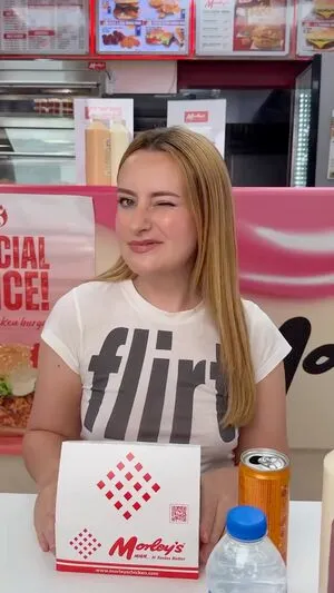 Amelia Dimoldenberg OnlyFans Leaked Free Thumbnail Picture - #P6vjPCt1PM
