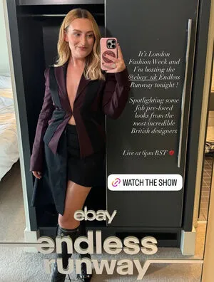 Amelia Dimoldenberg OnlyFans Leaked Free Thumbnail Picture - #mgWrtvG8n1