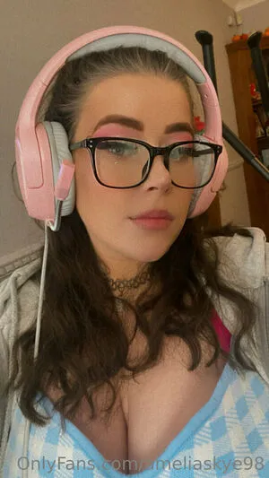 Ameliaskye98 OnlyFans Leaked Free Thumbnail Picture - #AK38Ye2ot4