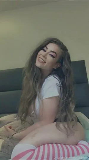 Ameliaskye98 OnlyFans Leaked Free Thumbnail Picture - #g12iaFI93Q