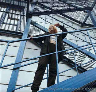 Amelie Bloom OnlyFans Leaked Free Thumbnail Picture - #RVr5nKYUj4