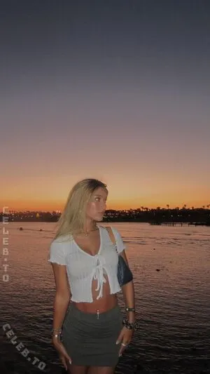 Amelie Dilla OnlyFans Leaked Free Thumbnail Picture - #1Fb8agilZ2