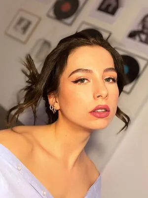 Amelie Etienne OnlyFans Leaked Free Thumbnail Picture - #Bih703p04N
