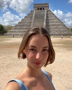 Amelie Manzoli OnlyFans Leaked Free Thumbnail Picture - #IvVKA2oW4W