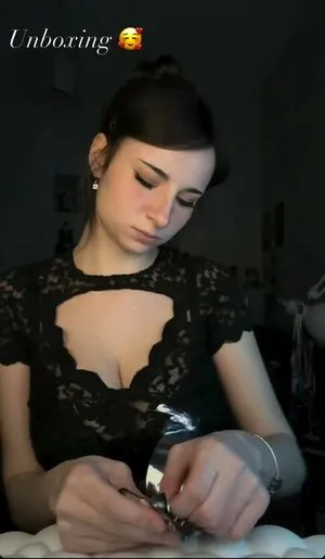 Amelshia OnlyFans Leaked Free Thumbnail Picture - #2enJdu94Vn