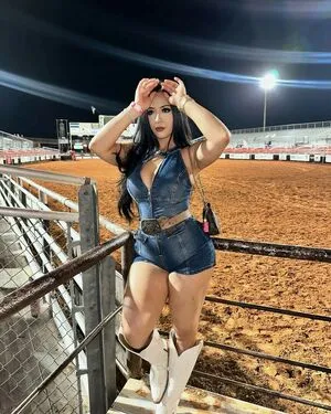 America Cuevas OnlyFans Leaked Free Thumbnail Picture - #s00UqYY5Tb