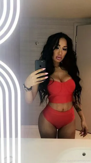 Amiamileyxxx OnlyFans Leaked Free Thumbnail Picture - #pGfZFCRFRY