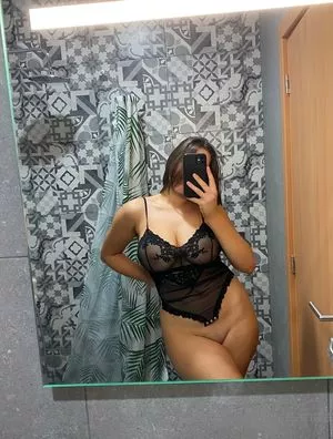 Amica-Fernanda OnlyFans Leaked Free Thumbnail Picture - #tpW1RJBAdy