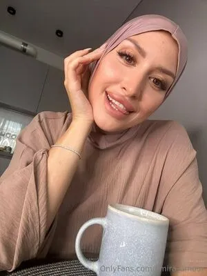 Amira Amour OnlyFans Leaked Free Thumbnail Picture - #4FbMRAFpWr