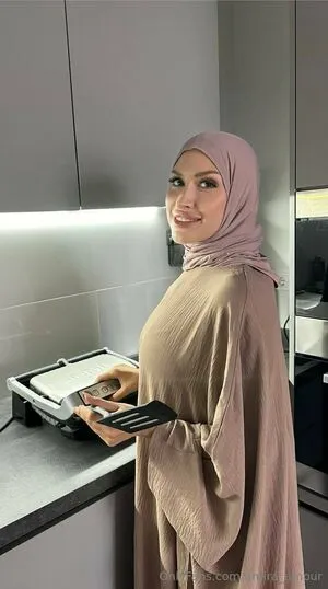 Amira Amour OnlyFans Leaked Free Thumbnail Picture - #SItzDJ3SUY