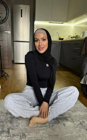 Amira Amour OnlyFans Leaked Free Thumbnail Picture - #daVofMKoUu