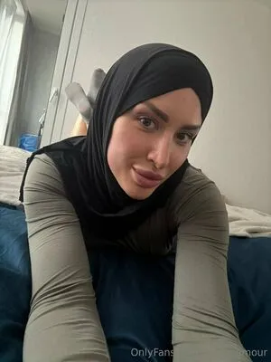 Amira Amour OnlyFans Leaked Free Thumbnail Picture - #hT5uIJf8XD