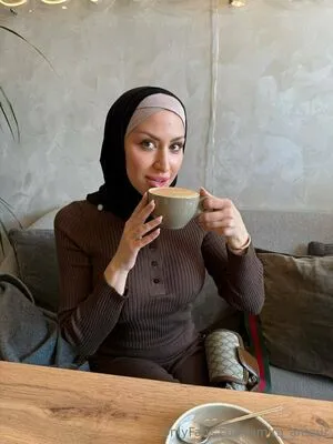 Amira Amour OnlyFans Leaked Free Thumbnail Picture - #yBtstf3Hkl