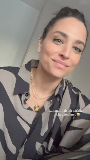 Amira Pocher OnlyFans Leaked Free Thumbnail Picture - #1xRM0vlv3e