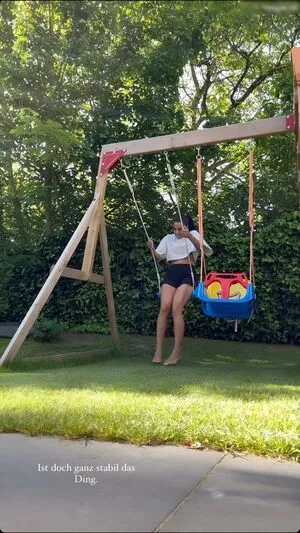 Amira Pocher OnlyFans Leaked Free Thumbnail Picture - #n2op7ziJUy