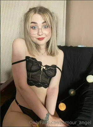 Amour Angel OnlyFans Leaked Free Thumbnail Picture - #KeyV9i2Jue