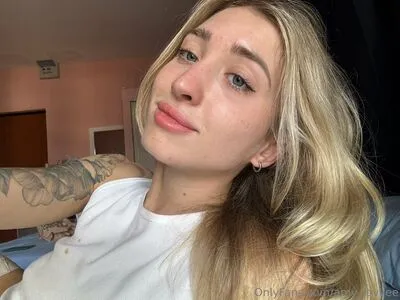 Amy Lovvee OnlyFans Leaked Free Thumbnail Picture - #1bO747dK47