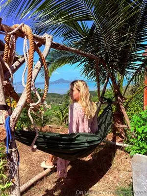 Amy Lovvee OnlyFans Leaked Free Thumbnail Picture - #56j3WTisgg