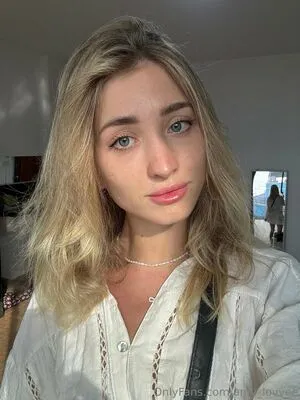 Amy Lovvee OnlyFans Leaked Free Thumbnail Picture - #5rxFMidYsl