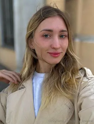 Amy Lovvee OnlyFans Leaked Free Thumbnail Picture - #NGb1Sif8j9