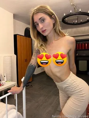 Amy Lovvee OnlyFans Leaked Free Thumbnail Picture - #j945z6znCK