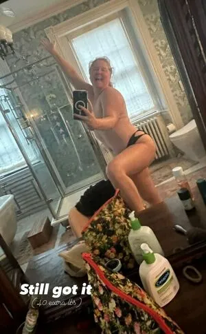 Amy Schumer OnlyFans Leaked Free Thumbnail Picture - #MFUeLNFjkk