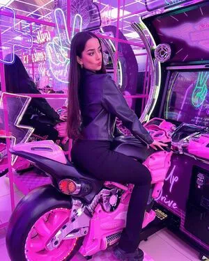 Amy Viranya Berry OnlyFans Leaked Free Thumbnail Picture - #23Q8BaOo9I